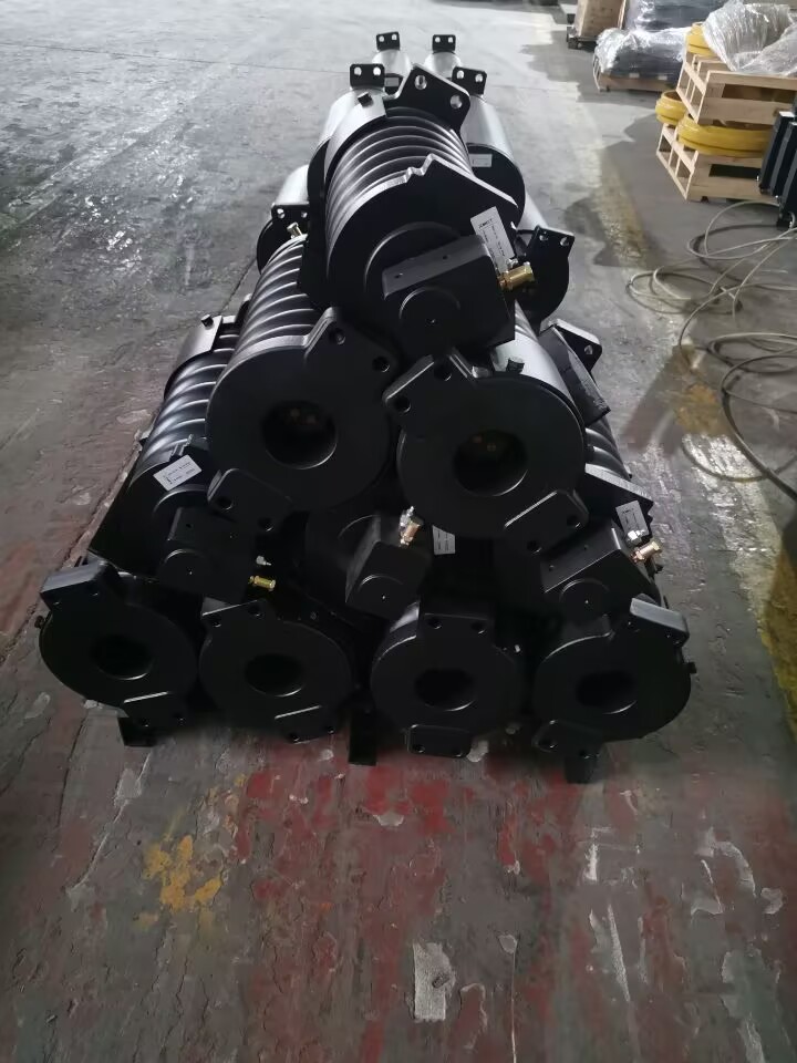 track-adjuster